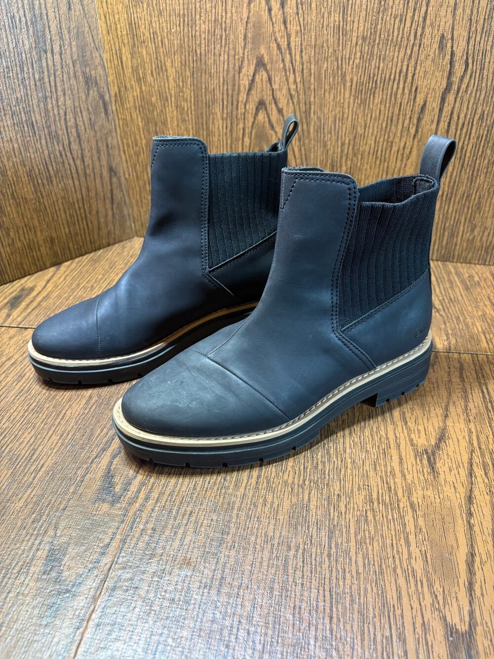 TOMS Women's Cort Chelsea Lug Sole Boot Black Size 8